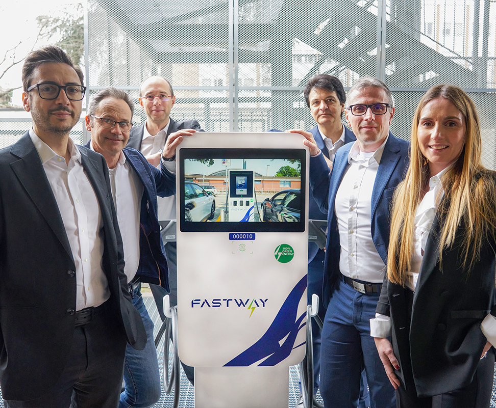 Team management Fastway mobilità elettrica ultra fast ricarica