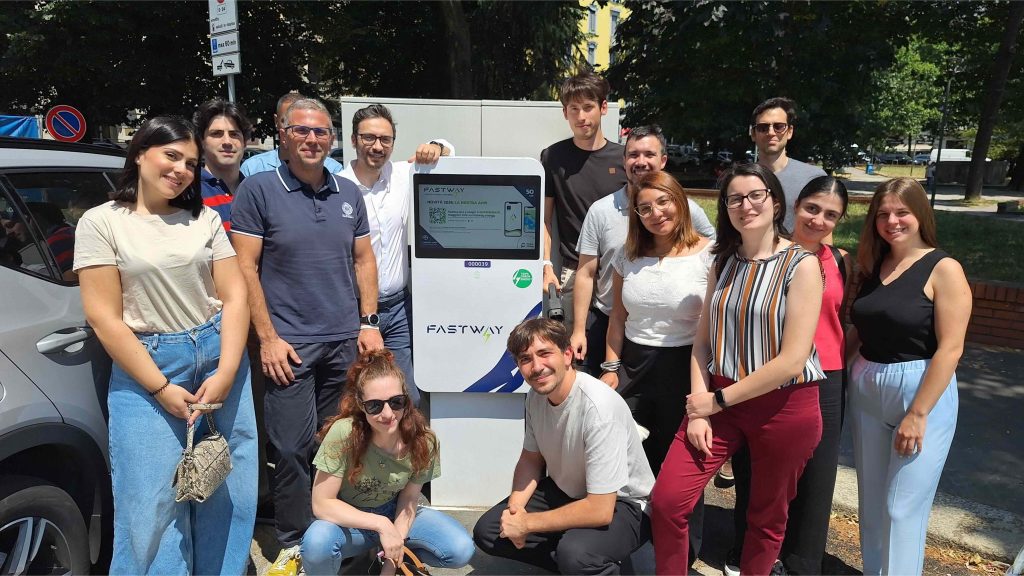 FastWay attiva la colonnina numero 100